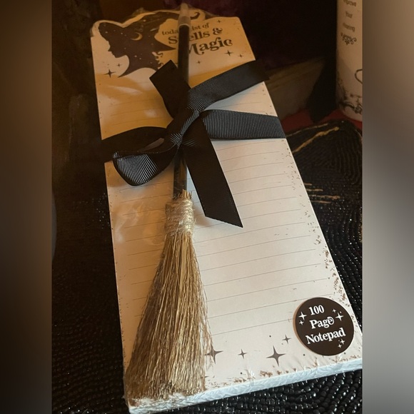 NWOT BUNDLE MAGIC Journal, Spells & Magic Notepad/Pen AND “Eyes Of Frog” Mug - Picture 15 of 17